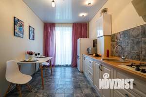 1-к квартира, посуточно, 45м2, 4/10 этаж