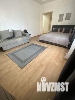 1-к квартира, посуточно, 35м2, 3/3 этаж