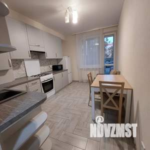 1-к квартира, посуточно, 40м2, 1/9 этаж