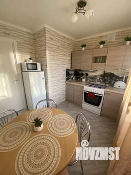 1-к квартира, посуточно, 35м2, 1/9 этаж