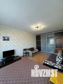 1-к квартира, посуточно, 38м2, 7/10 этаж