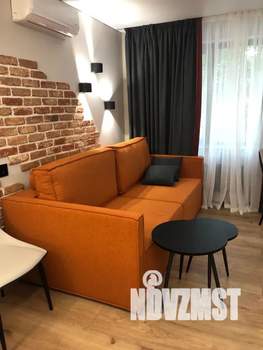 Студия квартира, посуточно, 32м2, 1/4 этаж