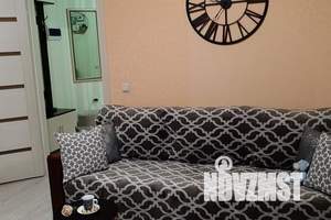 1-к квартира, посуточно, 42м2, 7/10 этаж