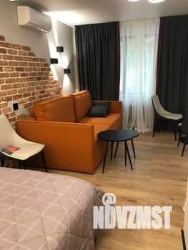 Студия квартира, посуточно, 32м2, 1/4 этаж