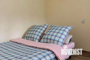 2-к квартира, посуточно, 44м2, 1/1 этаж