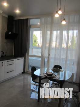 1-к квартира, посуточно, 48м2, 3/9 этаж