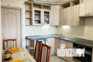 1-к квартира, посуточно, 42м2, 6/15 этаж