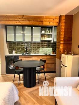 Студия квартира, посуточно, 30м2, 1/3 этаж