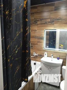 Студия квартира, посуточно, 32м2, 1/4 этаж