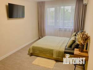 1-к квартира, посуточно, 35м2, 6/9 этаж