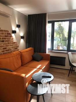 Студия квартира, посуточно, 32м2, 1/4 этаж