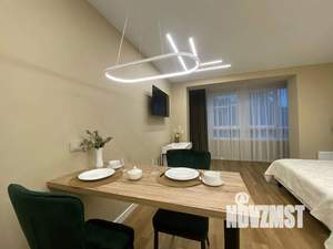 Студия квартира, посуточно, 32м2, 1/6 этаж