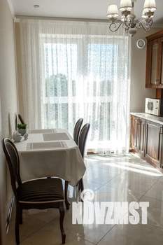 1-к квартира, посуточно, 54м2, 6/9 этаж