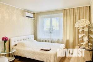 1-к квартира, посуточно, 42м2, 4/10 этаж