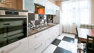 4-к квартира, на длительный срок, 106м2, 2/3 этаж