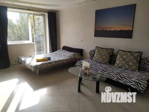 Студия квартира, посуточно, 38м2, 3/5 этаж