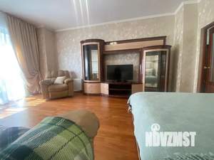 1-к квартира, посуточно, 56м2, 2/7 этаж