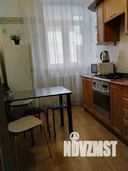 Студия квартира, посуточно, 40м2, 4/5 этаж