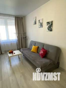 1-к квартира, посуточно, 38м2, 9/16 этаж