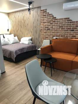 Студия квартира, посуточно, 32м2, 1/4 этаж