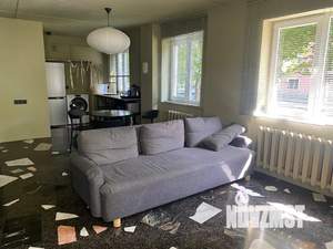 Студия квартира, посуточно, 43м2, 1/5 этаж