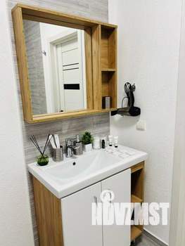 2-к квартира, посуточно, 65м2, 1/1 этаж