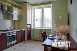 1-к квартира, посуточно, 60м2, 1/1 этаж