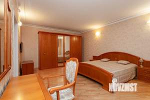 2-к квартира, на длительный срок, 102м2, 1/4 этаж