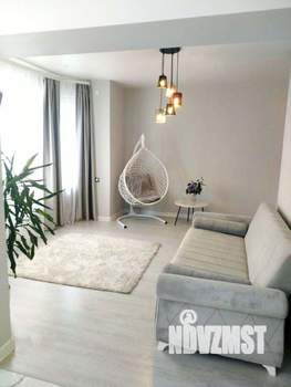 Студия квартира, посуточно, 45м2, 3/3 этаж