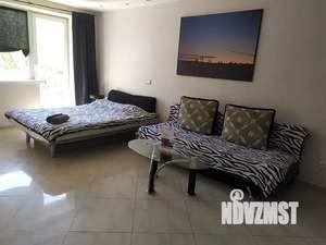 Студия квартира, посуточно, 38м2, 3/5 этаж