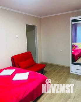 1-к квартира, посуточно, 32м2, 1/9 этаж