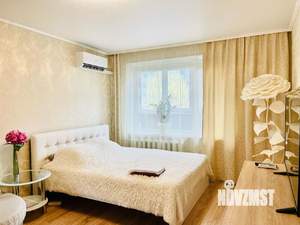 1-к квартира, посуточно, 43м2, 1/1 этаж
