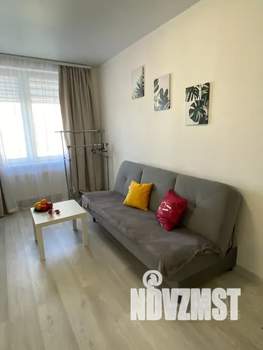 1-к квартира, посуточно, 38м2, 9/16 этаж