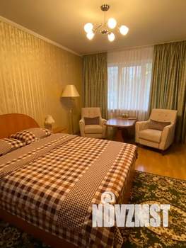 Студия квартира, посуточно, 35м2, 1/4 этаж