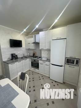 1-к квартира, посуточно, 40м2, 5/8 этаж