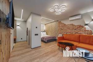 Студия квартира, посуточно, 32м2, 1/4 этаж
