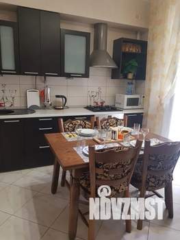 1-к квартира, посуточно, 47м2, 3/10 этаж