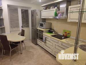 3-к квартира, посуточно, 76м2, 1/12 этаж