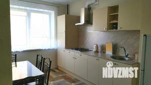 1-к квартира, посуточно, 42м2, 4/10 этаж