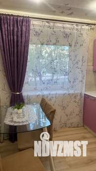 2-к квартира, посуточно, 47м2, 2/5 этаж