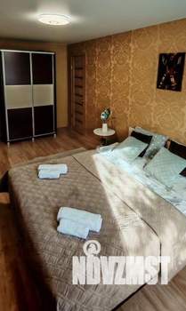 2-к квартира, посуточно, 55м2, 1/1 этаж