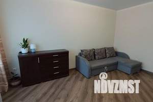 1-к квартира, посуточно, 37м2, 3/3 этаж