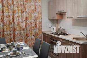 1-к квартира, посуточно, 42м2, 7/10 этаж