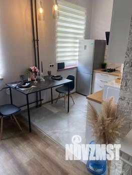 Студия квартира, посуточно, 35м2, 1/4 этаж