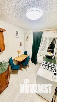 2-к квартира, посуточно, 40м2, 3/3 этаж