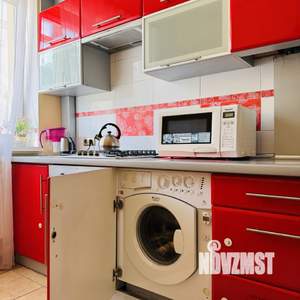 1-к квартира, посуточно, 35м2, 1/7 этаж