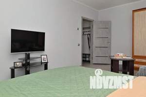 1-к квартира, посуточно, 42м2, 6/9 этаж