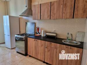 1-к квартира, посуточно, 42м2, 3/8 этаж