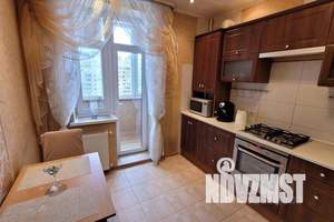 1-к квартира, посуточно, 42м2, 6/9 этаж