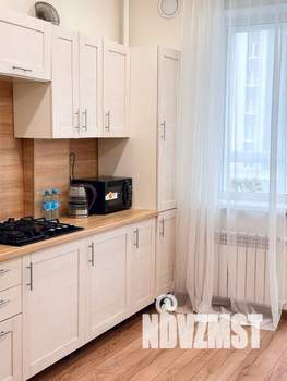 1-к квартира, посуточно, 38м2, 4/10 этаж